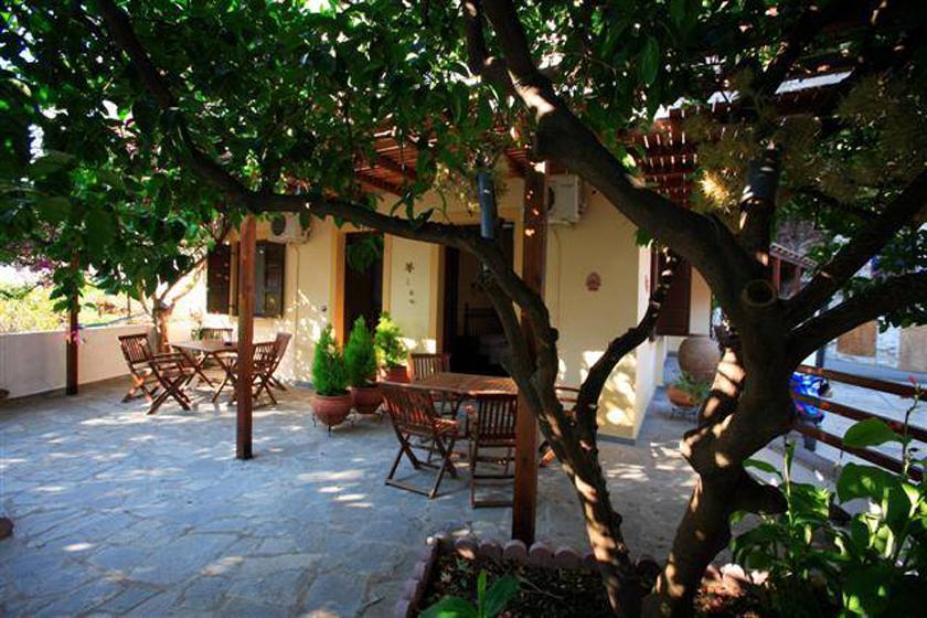 Mirsinia Apartments - Skopelos Lutráki Kültér fotó