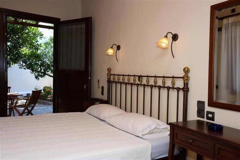 Mirsinia Apartments - Skopelos Lutráki Kültér fotó