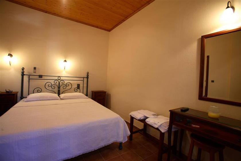 Mirsinia Apartments - Skopelos Lutráki Kültér fotó