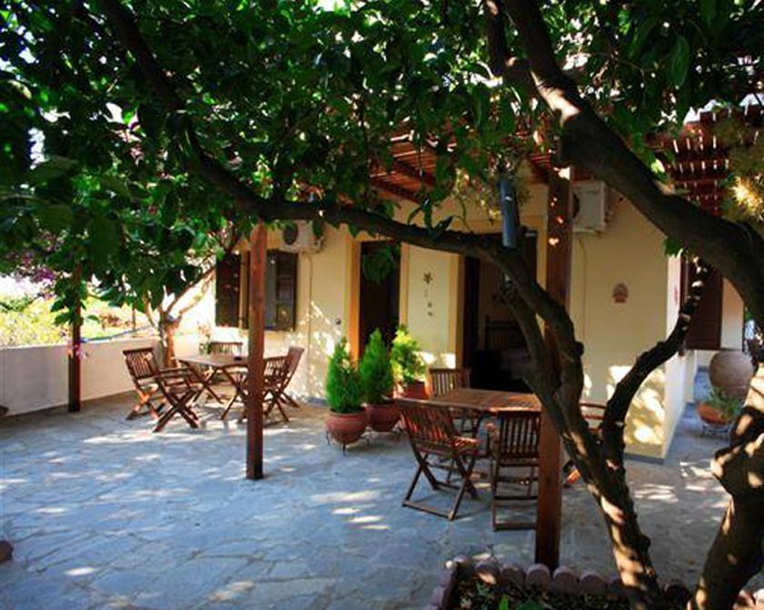 Mirsinia Apartments - Skopelos Lutráki Kültér fotó